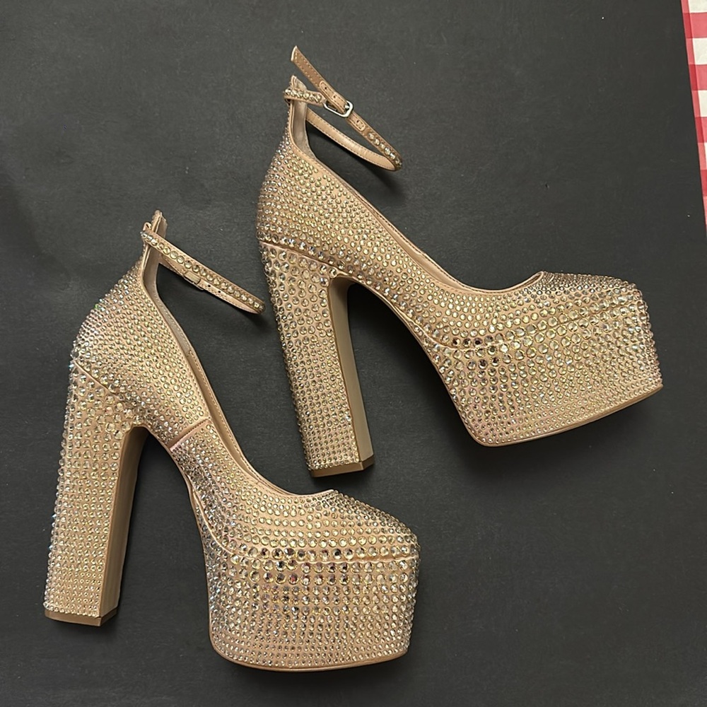 NWT- Steve Madden Skyrise-R Rhinestone platform Heels